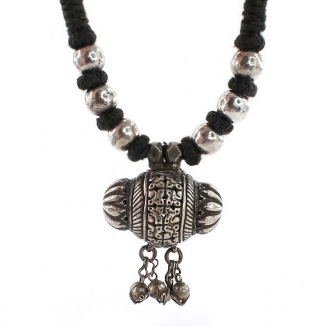 Vechi colier etnic indo-persan accesorizat cu amuletă Tawiz | argint si bumbac | Rajasthan
