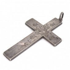 Impresionant crucifix pectoral din argint gravat în stil Art Nouveau | manufactură de atelier suedez | cca. 1910 Impresionant crucifix pectoral din argint gravat în stil Art Nouveau | manufactură de atelier suedez | cca. 1910