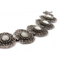 Elegantă brățară orientală manufacturată în argint filigranat & decorată cu piatra lunii | India