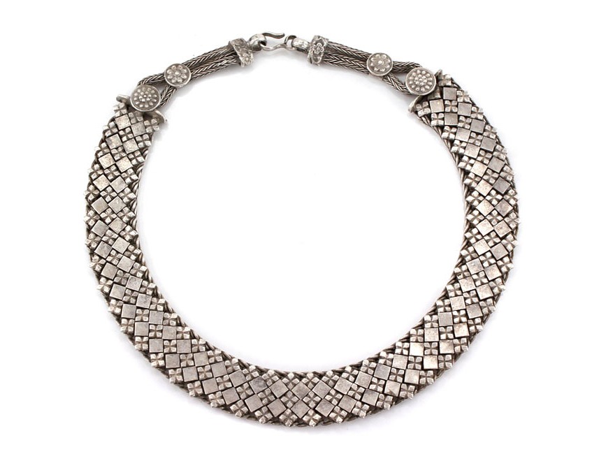 Adaptation financial Picasso Impresionant colier choker etnic indian | manufactură în argint masiv | început de secol XX Adaptation financial Picasso Impresionant colier choker etnic indian | manufactură în argint masiv | început de secol XX