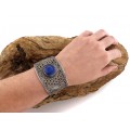 Impresionantă brățară etnică indo-persană decorată cu un superb anturaj de lapis lazuli natural | India