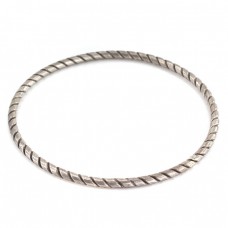 Brăţară bangle din argint stilizată sub forma unei torsade | Rajasthan Brăţară bangle din argint stilizată sub forma unei torsade | Rajasthan