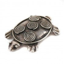 Broşă modernistă ecuadoriană stilizată sub forma unei broaște țestoase | argint 950