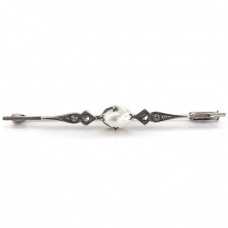 Rafinată broșă Art Deco decorată cu perlă naturală și incrustații de marcasite | manufactură în argint | Franța cca.1920 Rafinată broșă Art Deco decorată cu perlă naturală și incrustații de marcasite | manufactură în argint | Franța cca.1920