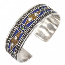 Veche braţară etnică berberă unisex manufacturată în argint emailat | Kabyle | Algeria Veche braţară etnică berberă unisex manufacturată în argint emailat | Kabyle | Algeria
