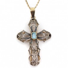 Colier decorat cu pandant religios elaborat în stil victorian | argint aurit & cristale Swarovski | Italia cca. 1970 Colier decorat cu pandant religios elaborat în stil victorian | argint aurit & cristale Swarovski | Italia cca. 1970