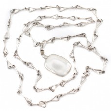 Colier modernist extralong accesorizat cu un flacon pentru parfum | manufactură în argint | Franța Colier modernist extralong accesorizat cu un flacon pentru parfum | manufactură în argint | Franța