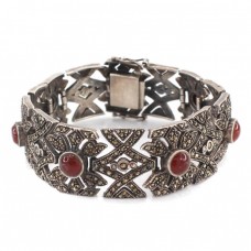 Brăţară Art Deco din argint decorat cu anturaje de carnelian natural și incrustații de marcasite | cca. 1940 Germania Brăţară Art Deco din argint decorat cu anturaje de carnelian natural și incrustații de marcasite | cca. 1940 Germania