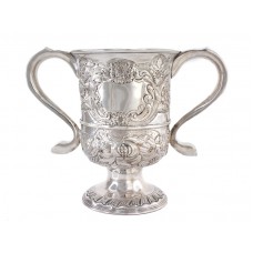 Cupă ceremonială din argint sterling | Loving Cup | atelier John Langlands I | Newcastle anul 1771 Cupă ceremonială din argint sterling | Loving Cup | atelier John Langlands I | Newcastle anul 1771