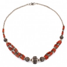 Vechi colier etnic indian decorat cu anturaje de coral natural | manufactură în argint | British Raj cca.1940 Vechi colier etnic indian decorat cu anturaje de coral natural | manufactură în argint | British Raj cca.1940