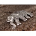 Broşă statement din argint stilizată sub forma unui elefant splendid decorat prin gravare manuală | Italia 