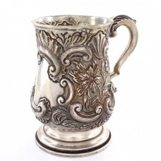 Halbă din argint sterling spendid decorată și stilizată în manieră Neorococo | atelier  Tacchi & Loprieno | cca. 1968 Halbă din argint sterling spendid decorată și stilizată în manieră Neorococo | atelier  Tacchi & Loprieno | cca. 1968