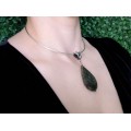 Choker din argint accesorizat cu un impresionant pandant statement de labradorit natural | Indonezia