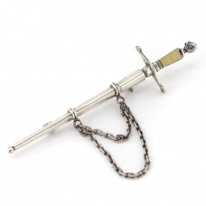 Veche broșă celtică elaborată sub forna unei săbii Claymore | manufactură în argint | Marea Britanie | cca. 1930 -1940  Veche broșă celtică elaborată sub forna unei săbii Claymore | manufactură în argint | Marea Britanie | cca. 1930 -1940
