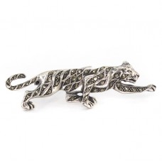 Broșă Art Deco rafinat stilizată sub forma unei pantere | argint & marcasite | Franța  Broșă Art Deco rafinat stilizată sub forma unei pantere | argint & marcasite | Franța