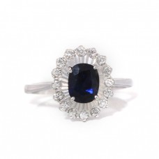 Inel Art Deco din aur alb 18K decorat cu safir natural 0.80 CT și diamante 0.20 CT | atelier Orsini Edoardo anii '40  Inel Art Deco din aur alb 18K decorat cu safir natural 0.80 CT și diamante 0.20 CT | atelier Orsini Edoardo anii '40