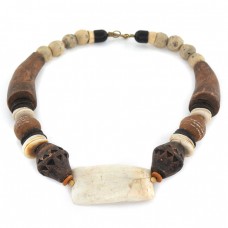 Colier statement decorat cu dinte de hipopotam și ceramică antică africană | Djenne  - Mali | colecția Ancient Beads by ArtAntik Gallery  Colier statement decorat cu dinte de hipopotam și ceramică antică africană | Djenne  - Mali | colecția Ancient Beads by ArtAntik Gallery