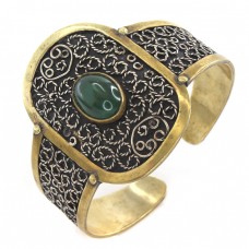 Brățară statement Ottoman Revival decorată cu jadeit verde | metaloplastie în alamă & cupru argintat | cca.1970 Brățară statement Ottoman Revival decorată cu jadeit verde | metaloplastie în alamă & cupru argintat | cca.1970