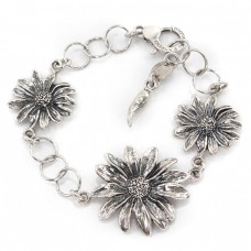 Elegantă brățară din argint accesorizată cu o amuletă Cornicello | Margarete | atelier Giovanni Raspini | colecția 2020 Elegantă brățară din argint accesorizată cu o amuletă Cornicello | Margarete | atelier Giovanni Raspini | colecția 2020