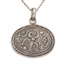 Colier accesorizat cu amuletă hindusă | manufactură în argint | Garuda | India  Colier accesorizat cu amuletă hindusă | manufactură în argint | Garuda | India