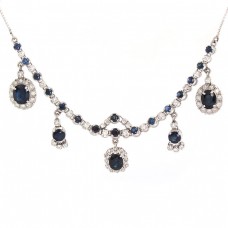 Colier Art Deco din aur alb 18K decorat cu safire naturale 7.50 CTW & diamante naturale 1,70 CTW Colier Art Deco din aur alb 18K decorat cu safire naturale 7.50 CTW & diamante naturale 1,70 CTW