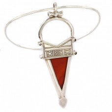 Colier tuareg choker decorat cu o impozantă amuletă pentru fertilitate | Tanfouk | manufactură unicat în argint | Niger Colier tuareg choker decorat cu o impozantă amuletă pentru fertilitate | Tanfouk | manufactură unicat în argint | Niger