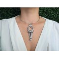 Colier choker tuareg decorat cu o impozantă amuletă pentru fertilitate | Tanfouk | manufactură unicat în argint | Niger