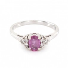 Inel din aur alb decorat cu safir roz natural 0.42 CT și briliante | Statele Unite Inel din aur alb decorat cu safir roz natural 0.42 CT și briliante | Statele Unite