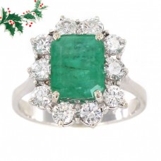 Inel Art Deco Entourage din aur alb 18k decorat cu smarald natural 2.05 CT și diamante naturale 1 CT | Franța cca. 1950 Inel Art Deco Entourage din aur alb 18k decorat cu smarald natural 2.05 CT și diamante naturale 1 CT | Franța cca. 1950