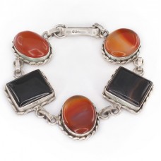 Brățară din argint decorată cu frumoase specimene de agate și onix | India Brățară din argint decorată cu frumoase specimene de agate și onix | India