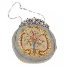 Poșetă reticule Napoleon III din argint și broderie petit point | Franța cca. 1850 Poșetă reticule Napoleon III din argint și broderie petit point | Franța cca. 1850