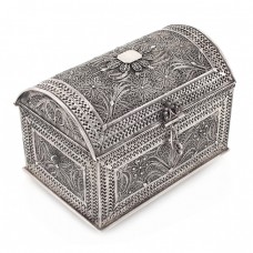 Veche casetă iudaică Besamin pentru mirodenii | manufactură în argint filigranat | Rusia cca.1900 Veche casetă iudaică Besamin pentru mirodenii | manufactură în argint filigranat | Rusia cca.1900