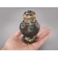 Flacon victorian pentru parfum sculptat în agat & montat în argint aurit incrustat cu granate și turcoaze naturale |  Marea Britanie cca.1850