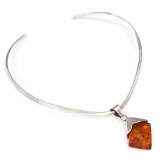 Colier choker modernist cu pandant statement din argint și chihlimbar natural | Statele Unite Colier choker modernist cu pandant statement din argint și chihlimbar natural | Statele Unite