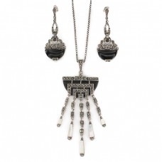 Set demi-parure stil Art Deco din argint cu obsidian, sidef natural și marcasite | cercei & colier cu pandant | cca.1960 Set demi-parure stil Art Deco din argint cu obsidian, sidef natural și marcasite | cercei & colier cu pandant | cca.1960
