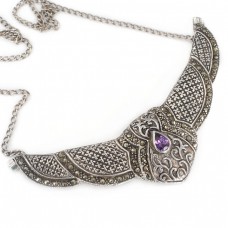 Colier vintage stil Art Deco din argint incrustat cu marcasite și anturaj de ametist  Colier vintage stil Art Deco din argint incrustat cu marcasite și anturaj de ametist