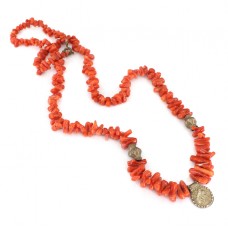 Colier vintage Etruscan Revival de coral natural și elemente din bronz | Italia cca.1950 Colier vintage Etruscan Revival de coral natural și elemente din bronz | Italia cca.1950