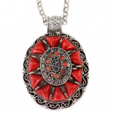 Colier din argint cu amuletă sino-tibetană decorată cu anturaje de coral | India  Colier din argint cu amuletă sino-tibetană decorată cu anturaje de coral | India