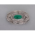 Broșă vintage Art & Craft manufacturată în argint decorat cu onix verde natural | cca. 1930 -1950 