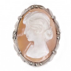 Broșă - pandant  Art Deco din argint decorat cu o camee naturală și incrustații de marcasite | cca. 1920 - 1930 Broșă - pandant  Art Deco din argint decorat cu o camee naturală și incrustații de marcasite | cca. 1920 - 1930