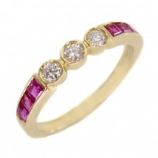 Inel vintage retromodernist din aur galben 18 K decorat cu diamante naturale și rubine de sinteză  Inel vintage retromodernist din aur galben 18 K decorat cu diamante naturale și rubine de sinteză