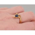Inel din aur galben 18k decorat cu un safir natural și diamante  | Franța cca. 1980