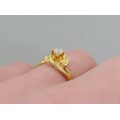 Inel solitaire din aur galben 18 k decorat cu un diamant natural 0.21 CT | Italia cca.1970