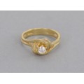 Inel solitaire din aur galben 18 k decorat cu un diamant natural 0.21 CT | Italia cca.1970