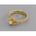 Inel solitaire din aur galben 18 k decorat cu un diamant natural 0.21 CT | Italia cca.1970