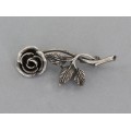Broșă vintage din argint stilizată sub forma unui fir de trandafir | atelier Mannella Ercole di La Berica | cca. 1950