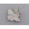 Broșă Fleur de Lis din argint emailat cloisonne & champleve | Italia cca. 1970