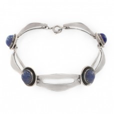 Elegantă brățară modernistă mid-century decorată cu anturaje de lapis lazuli | Norvegia cca. 1960 - 1970 Elegantă brățară modernistă mid-century decorată cu anturaje de lapis lazuli | Norvegia cca. 1960 - 1970