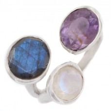 Inel statement contemporary din argint decorat cu labradorit, ametist și piatra lunii | Murphy Jewelers | Statele Unite anii 2000 Inel statement contemporary din argint decorat cu labradorit, ametist și piatra lunii | Murphy Jewelers | Statele Unite anii 2000
