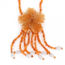 Colier sautoir din argint cu agate carneol, onix alb și floare sculptată în aventurin oranj Italia cca.1980 Colier sautoir din argint cu agate carneol, onix alb și floare sculptată în aventurin oranj Italia cca.1980